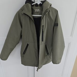 Zara Green Raincoat with Hood and Water-Resistant Fabric